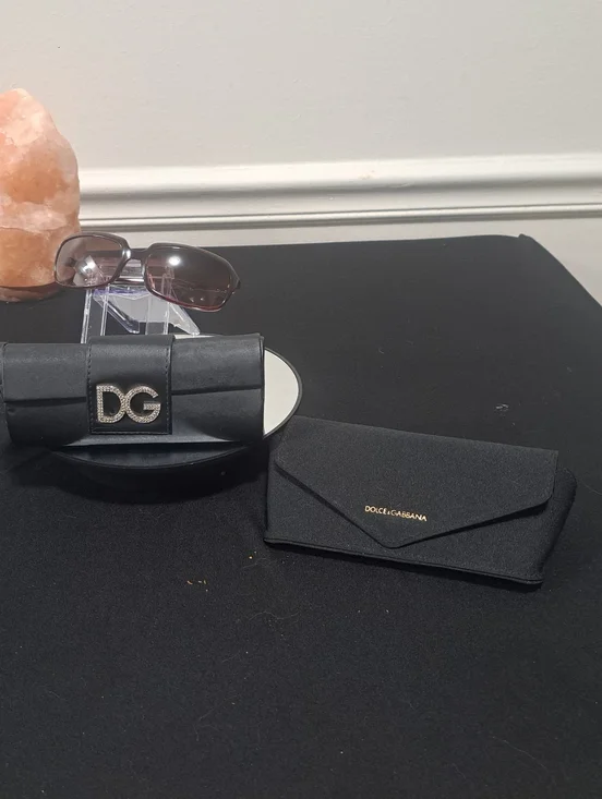 Dolce.& Gabbana Brown Gradient Sunglasses with Gold Logo & 2 Sunglass cases - Picture 3 of 13